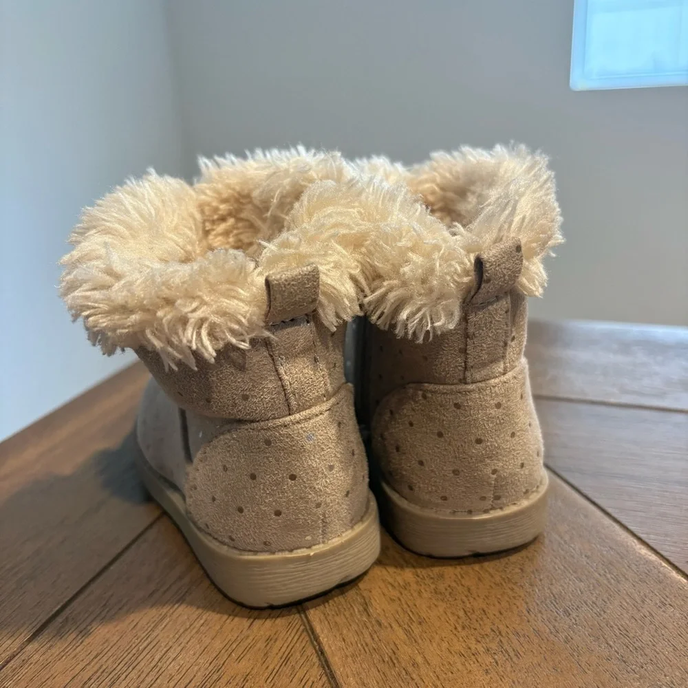 Cat & Jack Tan Kids Boots Size 4